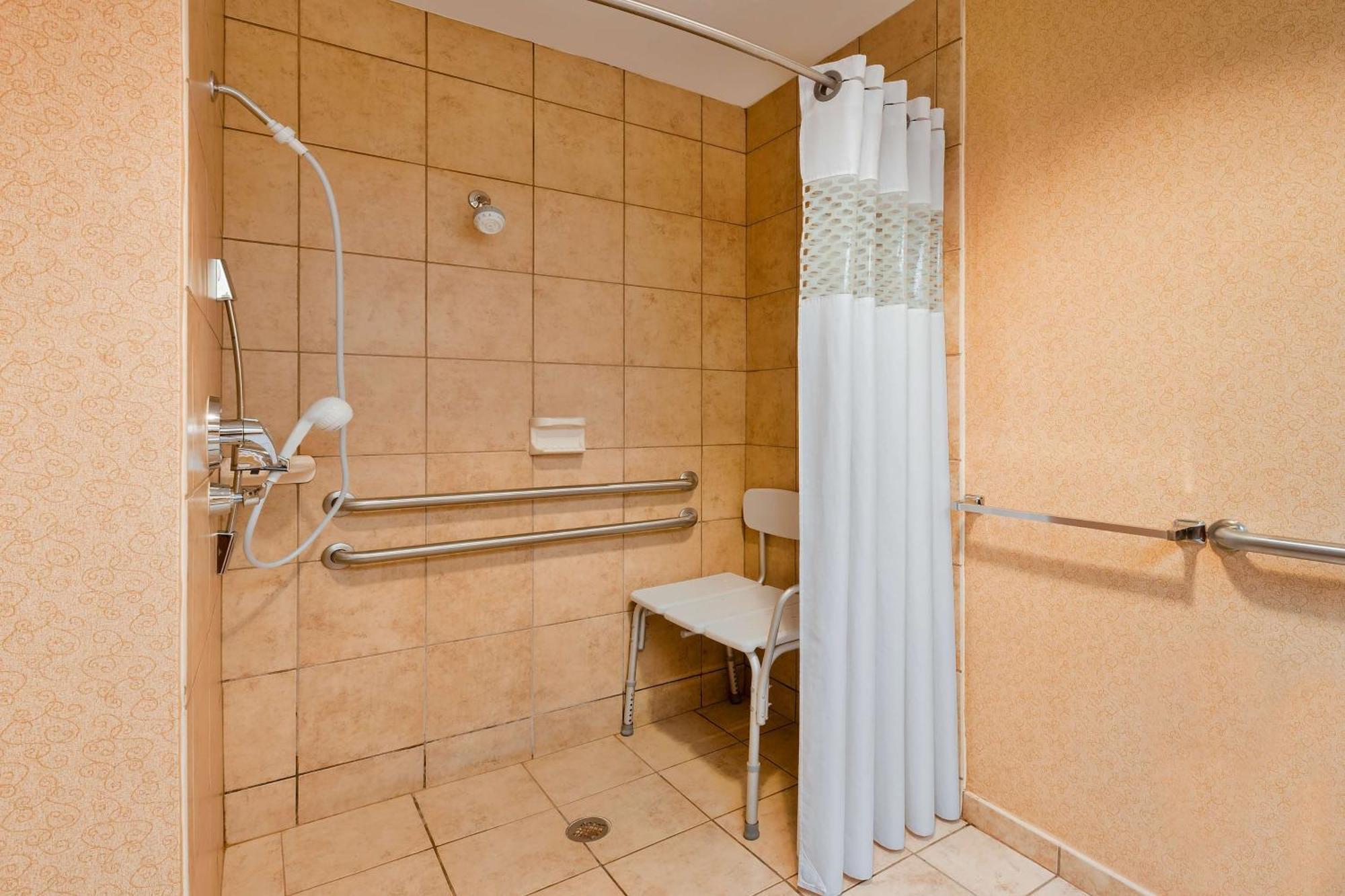 Hampton Inn Marion Luaran gambar